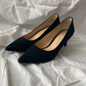 Nine West 9x9 Black Suede Pointy Toe Kitten Pump